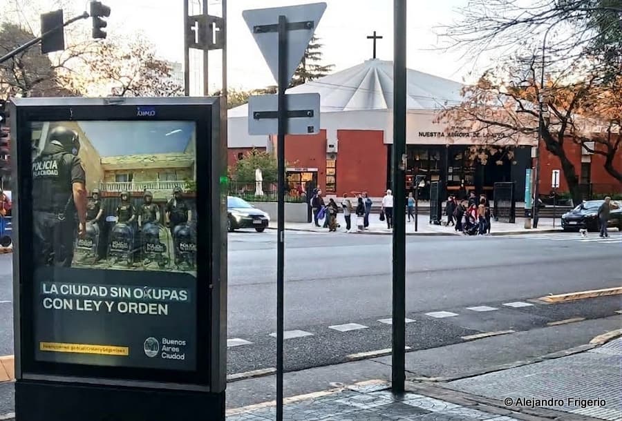 Fotografía documental — Santos fuera de lugar: la "ley y orden" de Macri contra el Gauchito Gil y San La Muerte