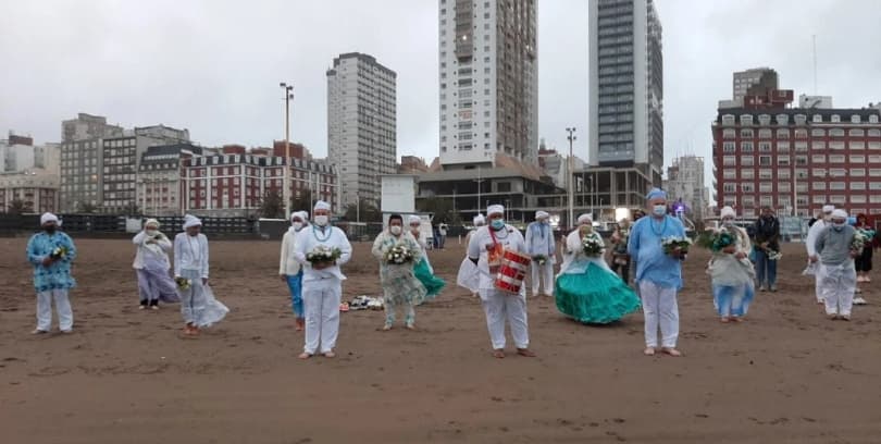 Fotografía documental — Iemanjá (en Mar del Plata) en tiempos de pandemia…