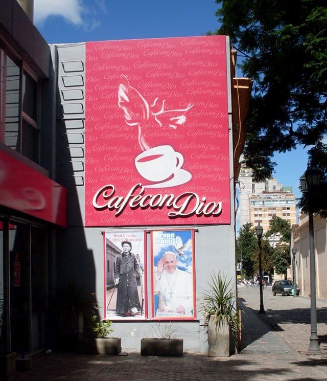 Fotografía documental — Un Café con Dios -en el centro de Córdoba
