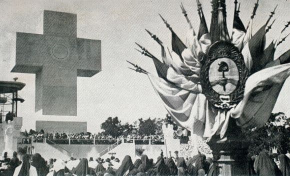 Fotografía documental — Iglesia y Estado en la Argentina del siglo XX: un matrimonio por conveniencia
