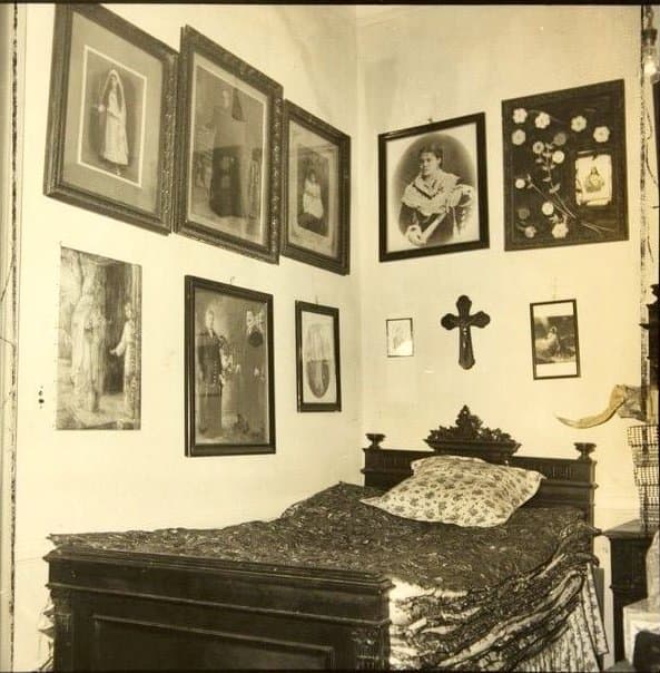 31 Su dormitorio en el templo de Parque Patricios