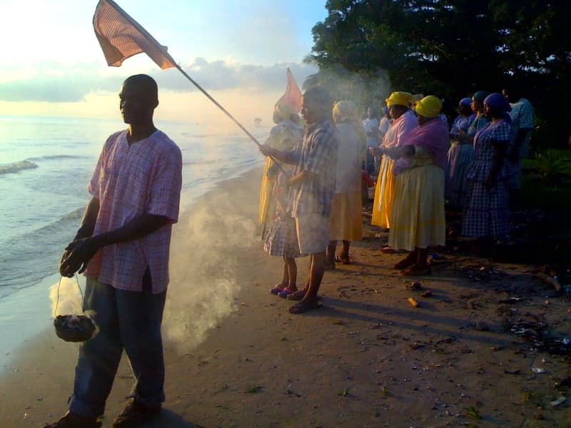 Fotografía documental — «Palabra(s) de ounagülei(s)»: La espiritualidad Garifuna de Livingston, Guatemala