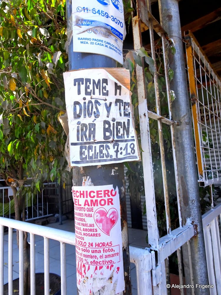 Fotografía documental — La religión (que no percibimos) en nuestra vida cotidiana
