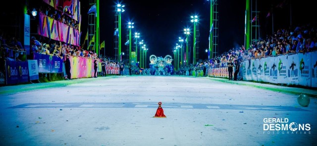 El santo más candombero preside el desfile de comparsa